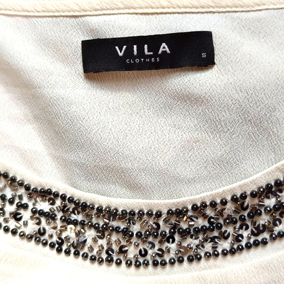 2 branded top - Picture 4 of 7